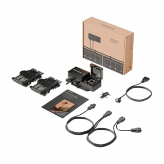 Solarmodul-Verbindungskit mit Kabeln und Zubehör.